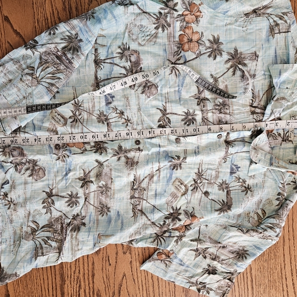 Batek Bay xxl short-sleeved button down. - Picture 4 of 7